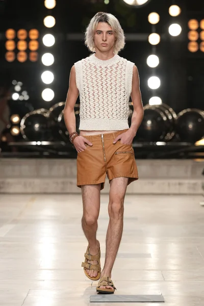 Look 37